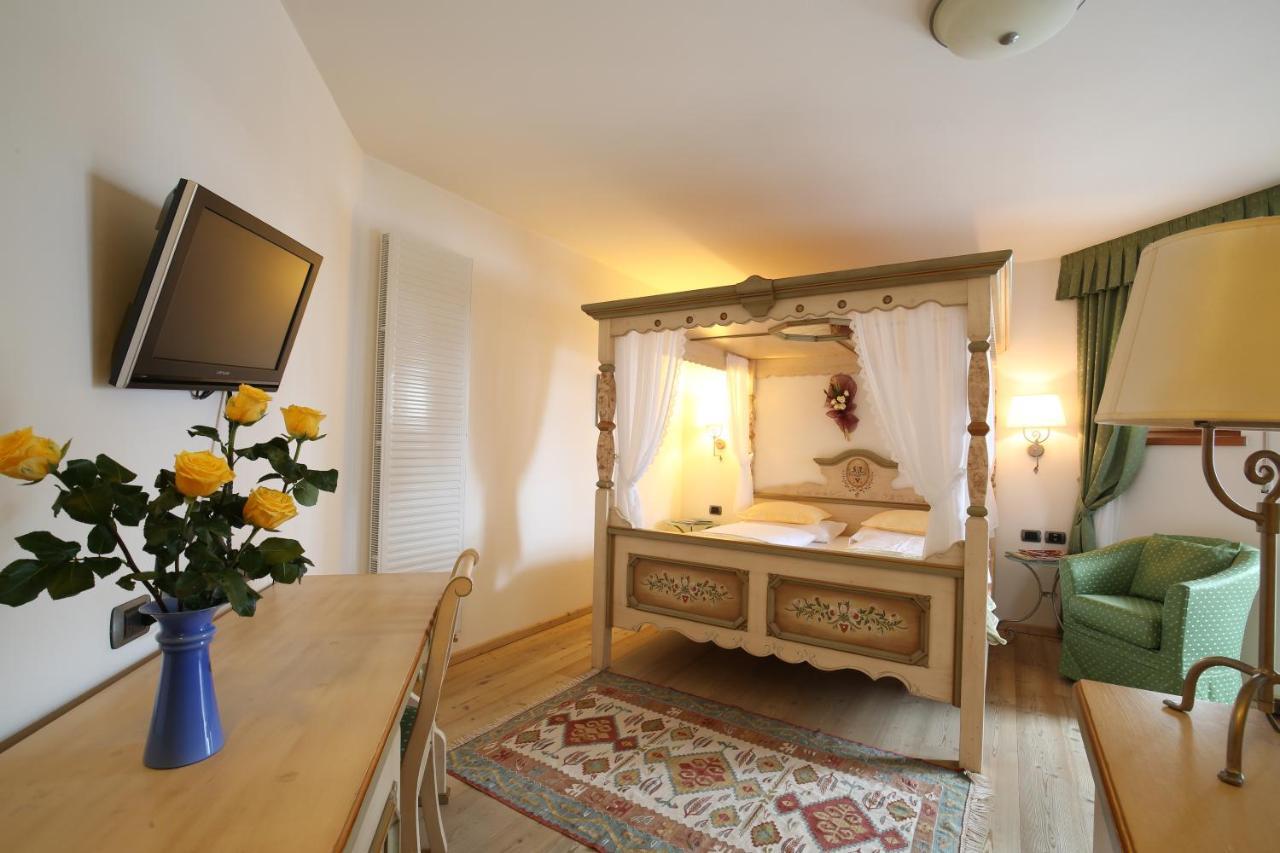 Hotel Mesdi Arabba Bagian luar foto