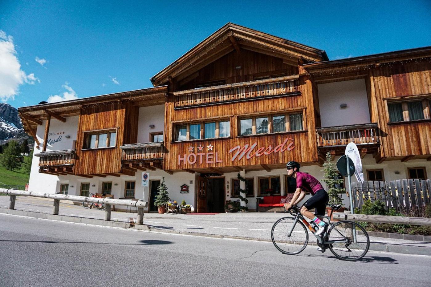 Hotel Mesdi Arabba Bagian luar foto